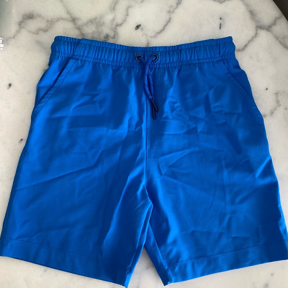 Vineyard Vines performance kids shorts Size 7